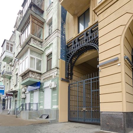 Petrovdom 12-131B Apartments In Rc "Yaroslaviv Grad"Bulvarno Kudriavska 17B เคียฟ ภายนอก รูปภาพ