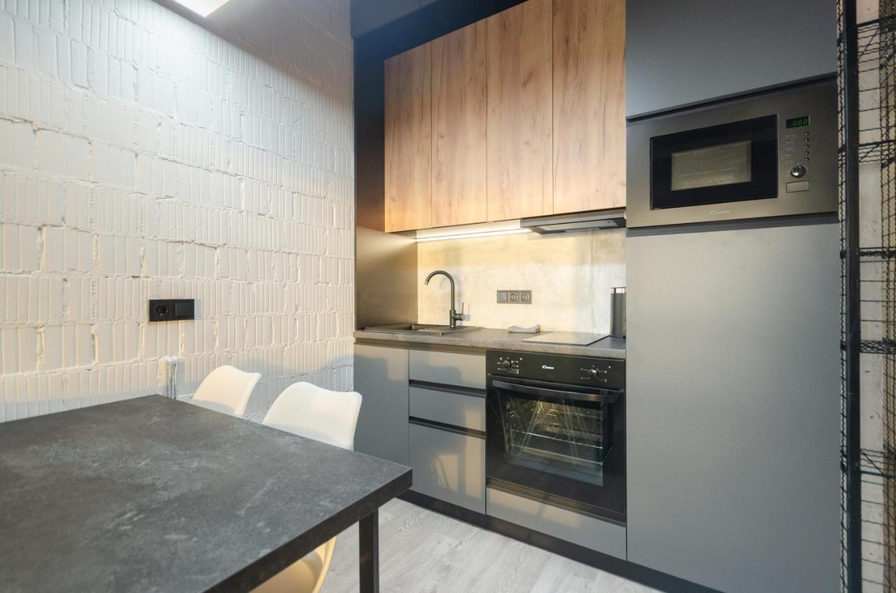 Petrovdom 12-131B Apartments In Rc "Yaroslaviv Grad"Bulvarno Kudriavska 17B เคียฟ ภายนอก รูปภาพ